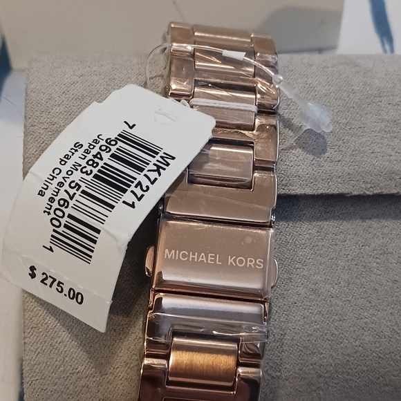 NWT! Rose Gold MICHAEL KORS Watch - Picture 8 of 8